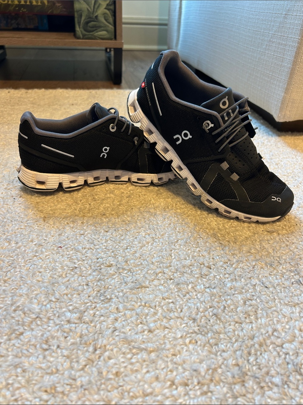 On Cloud 1.0 Women’s Running Shoes Black/White Size 7